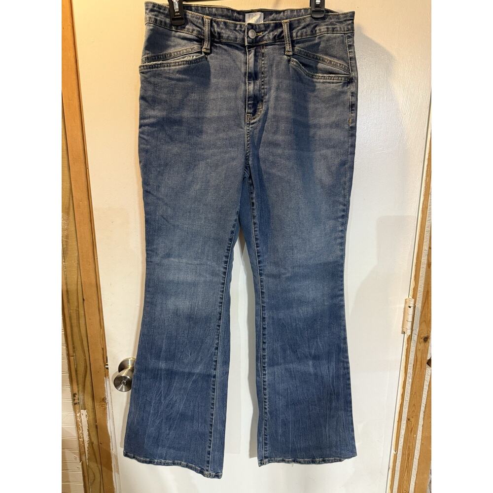 Time And Tru Women's Blue Denim Jeans Bootcut Size 12 Short, Petite